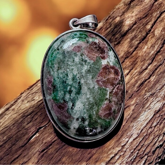 Rare Garnet Jadeite Eclogite Sterling Silver Pendant - Picture 5 of 8